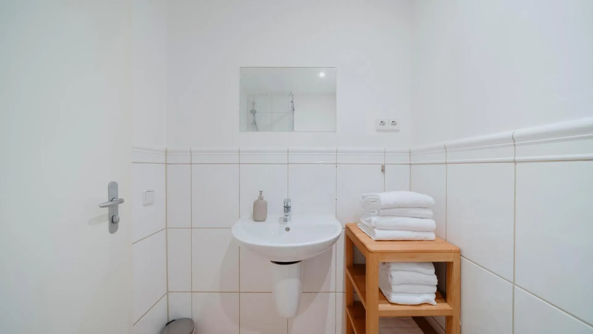 Parklounge Apartment In Historic Villa Berlin